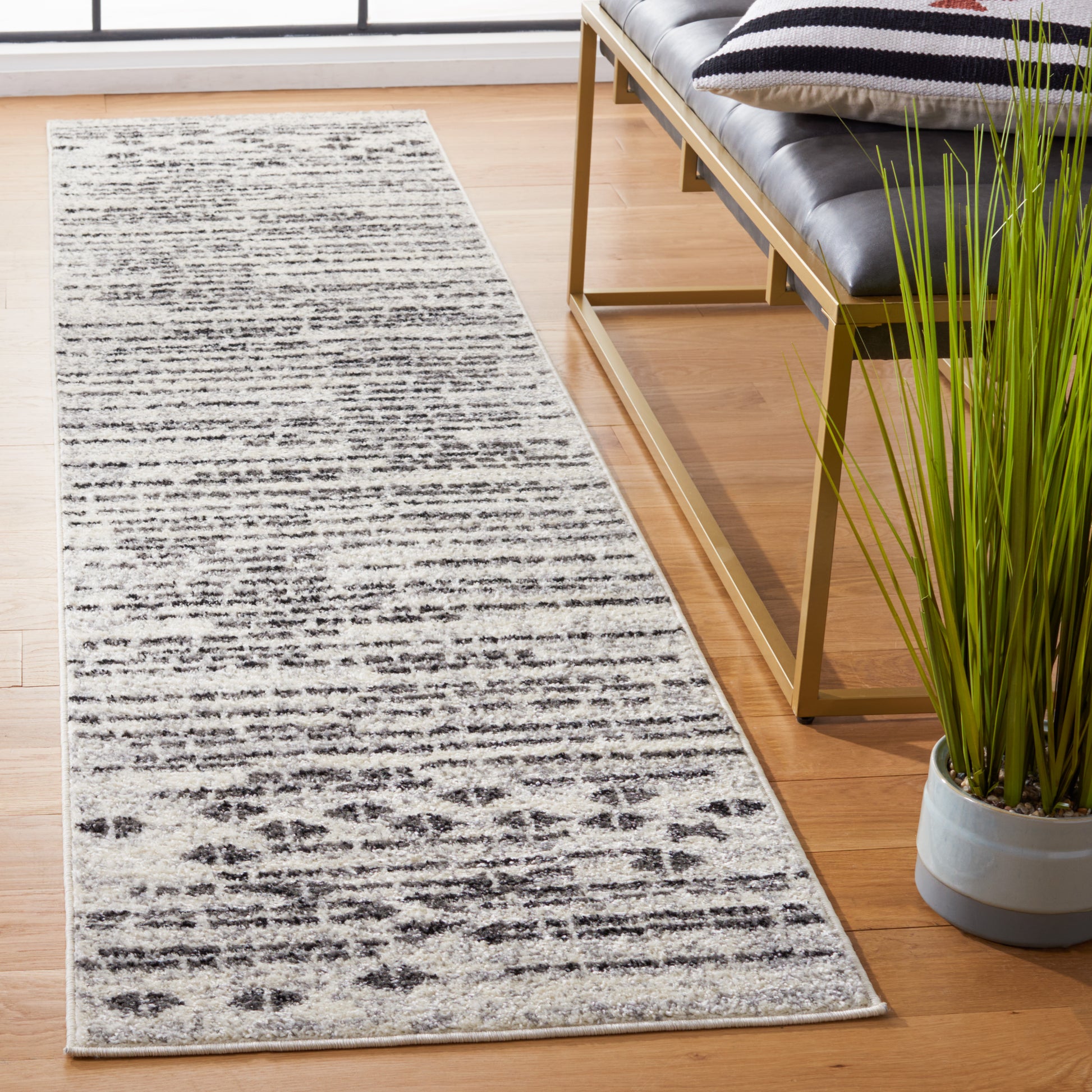 Safavieh Tulum Tul640Z Black/Ivory Area Rug