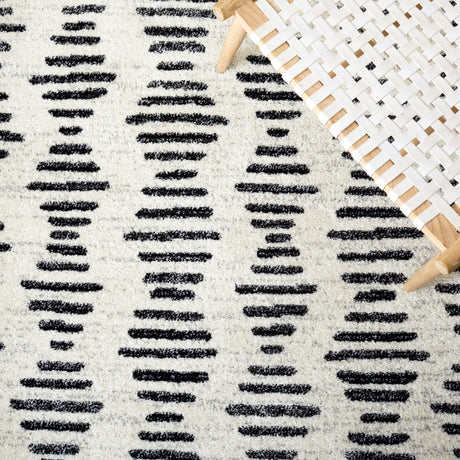 Safavieh Tulum Tul644A Ivory/Black Rug.