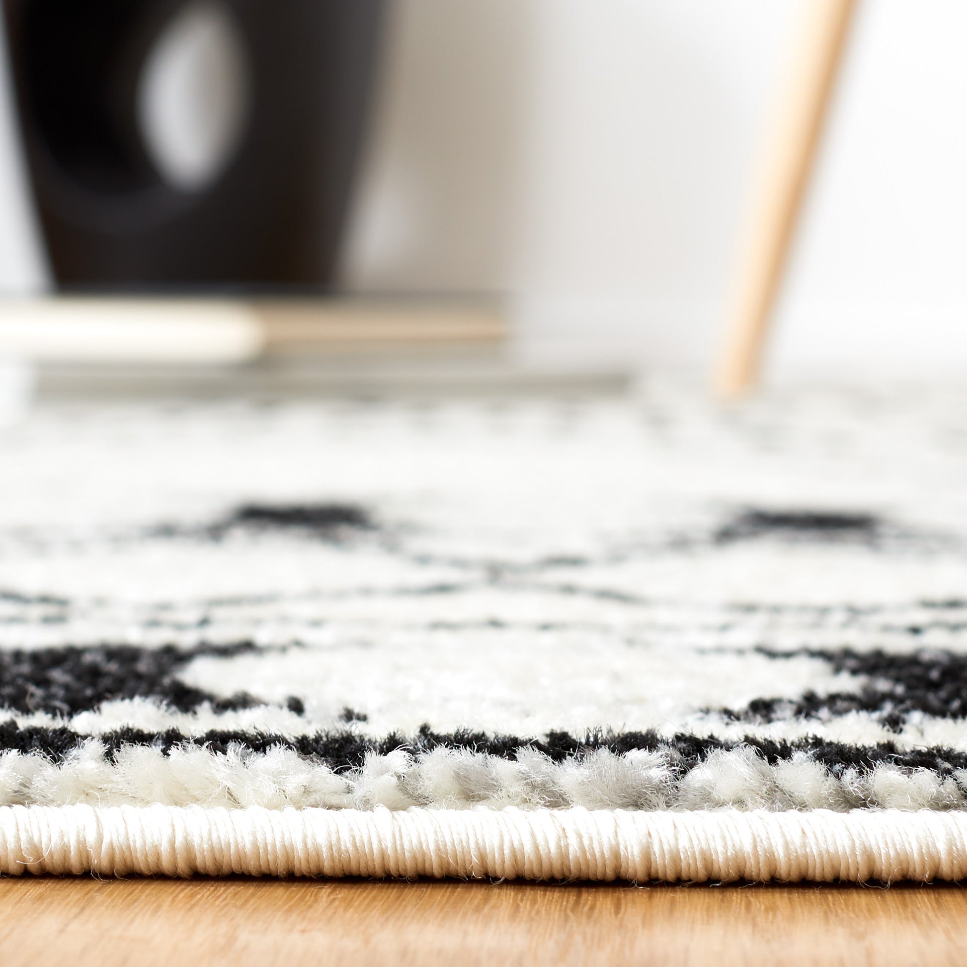 Safavieh Tulum Tul646Z Black/Ivory Area Rug