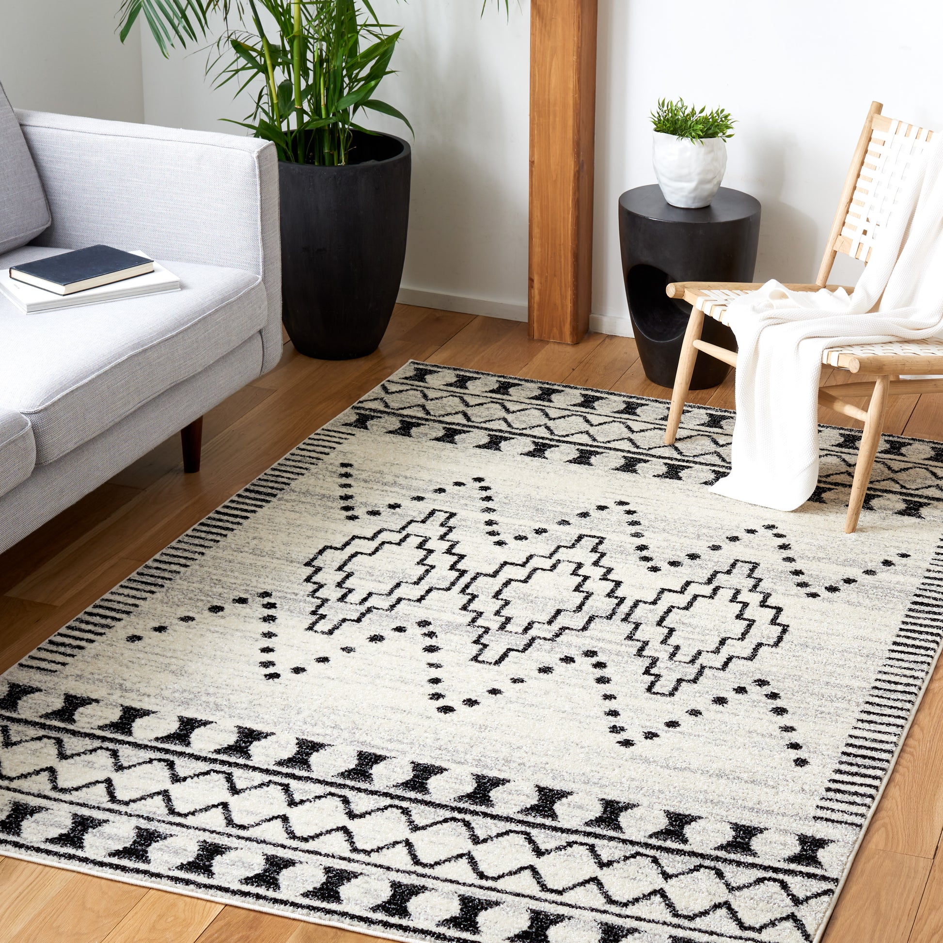 Safavieh Tulum Tul646Z Black/Ivory Area Rug