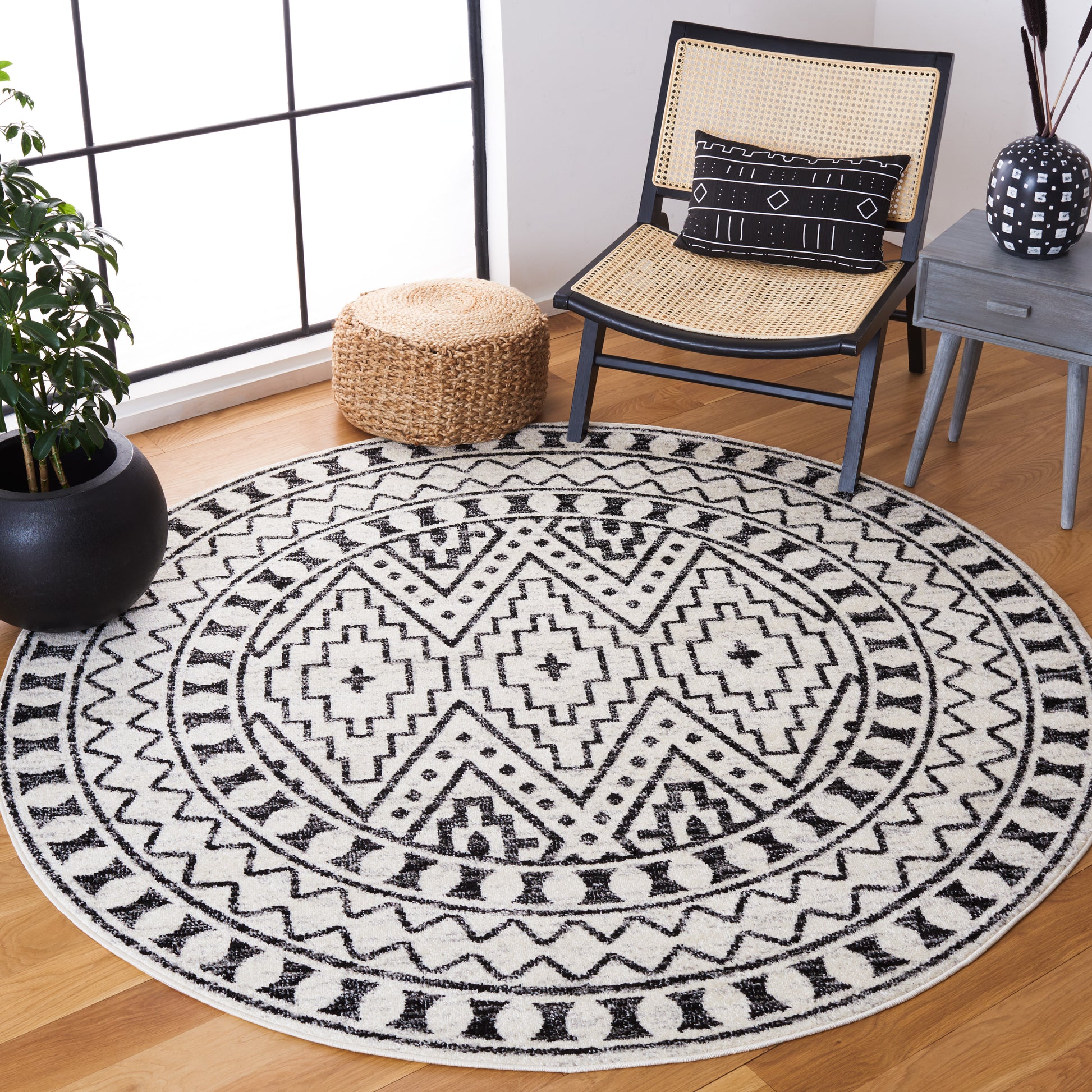 Safavieh Tulum Tul648Z Black/Ivory Area Rug