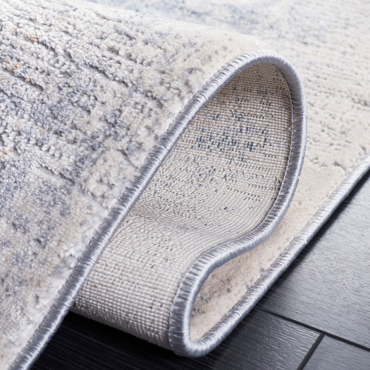 Safavieh Vogue Vge212B Beige/Blue Rug.