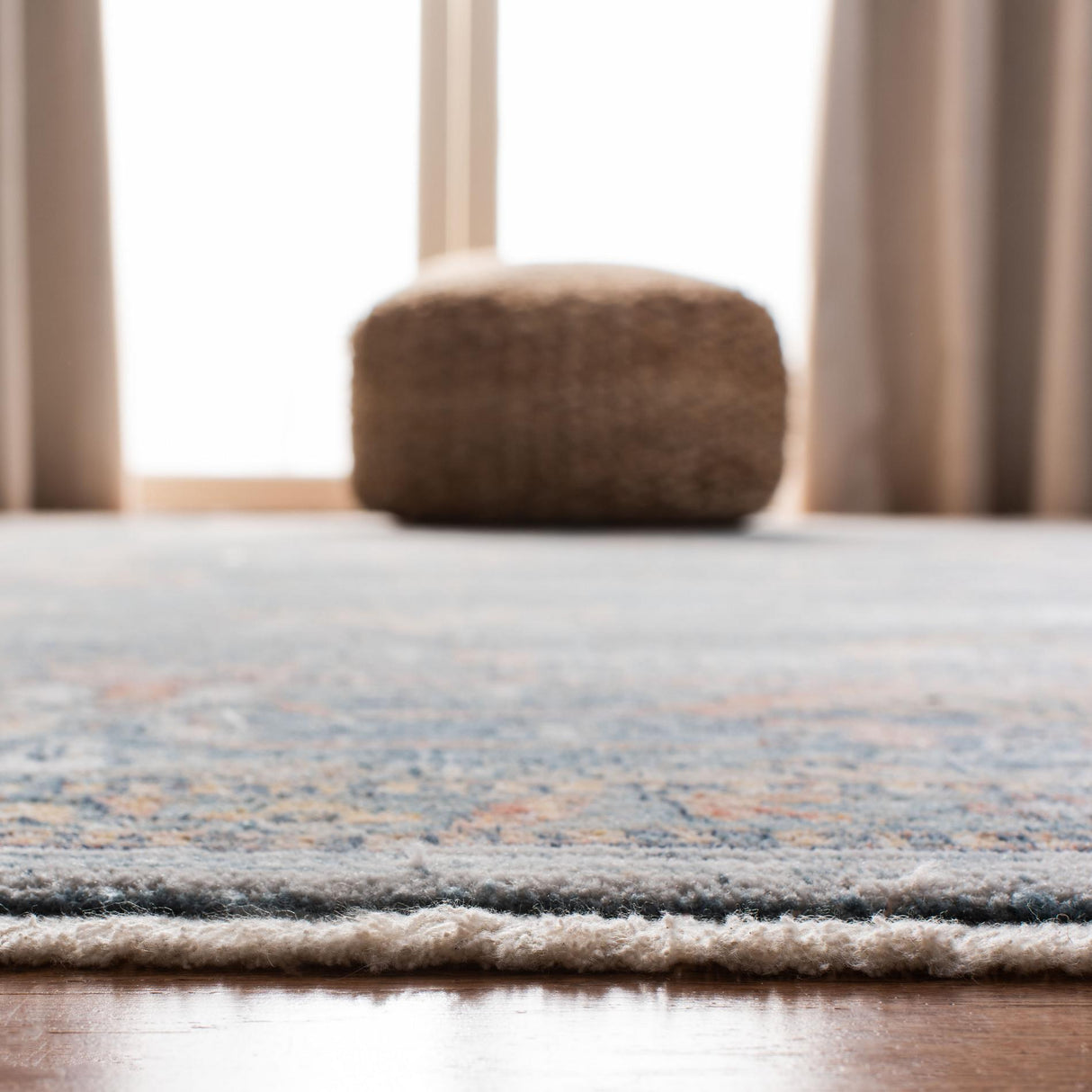 Safavieh Victoria Vic905M Blue/Ivory Rugs.