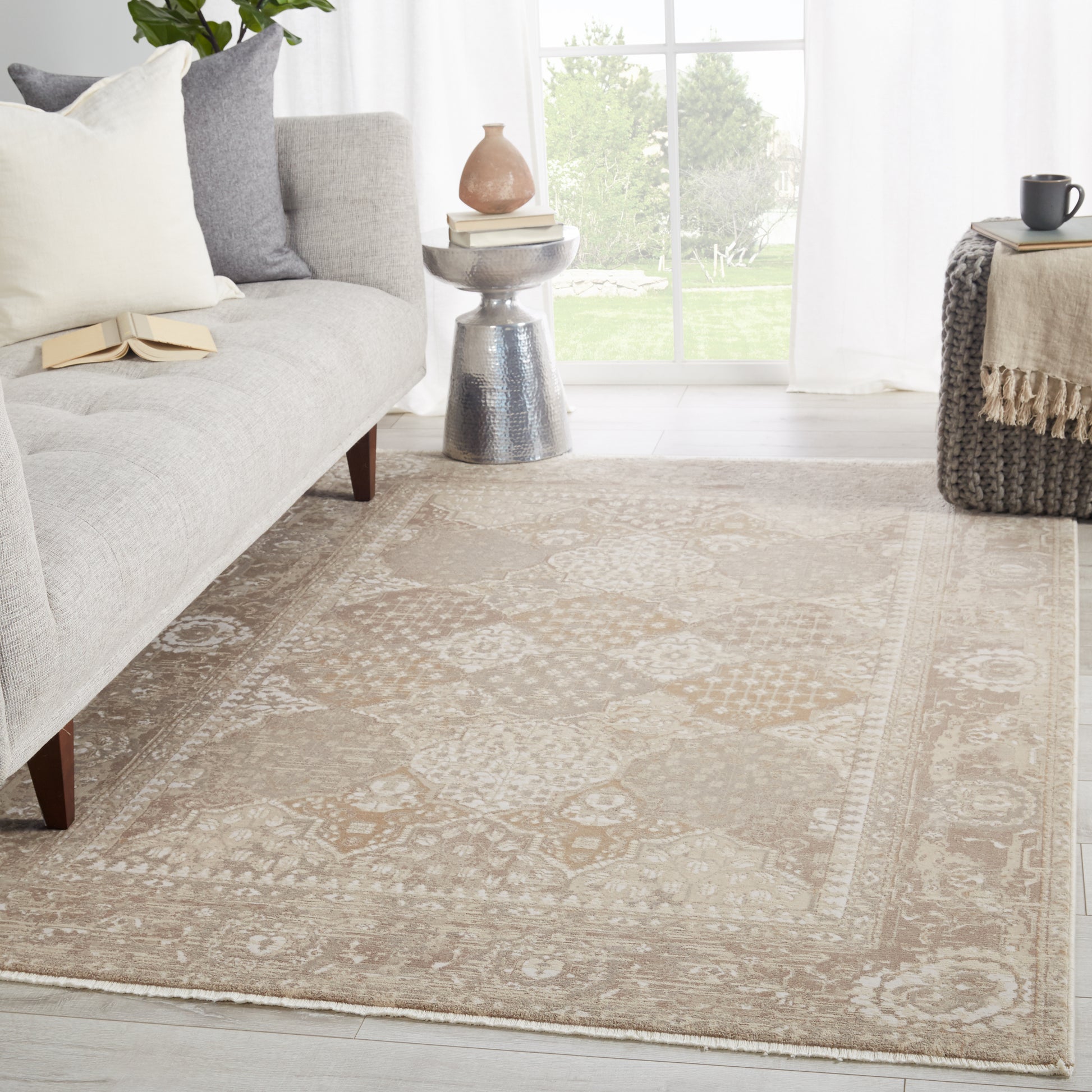 Jaipur Vienne Lourdes Vne10 Gold/Light Gray Area Rug