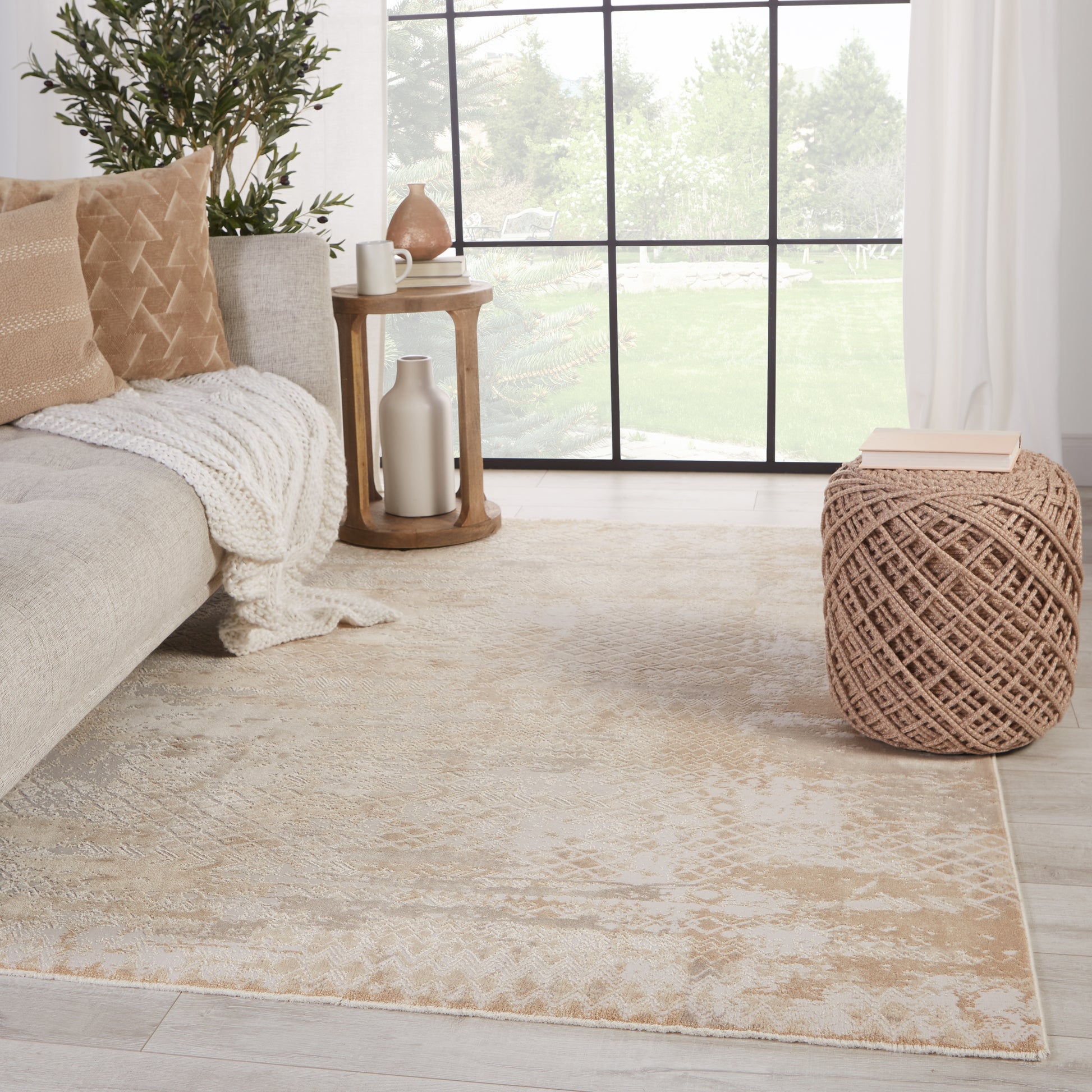 Jaipur Vienne Azami Vne15 Gold/White Area Rug