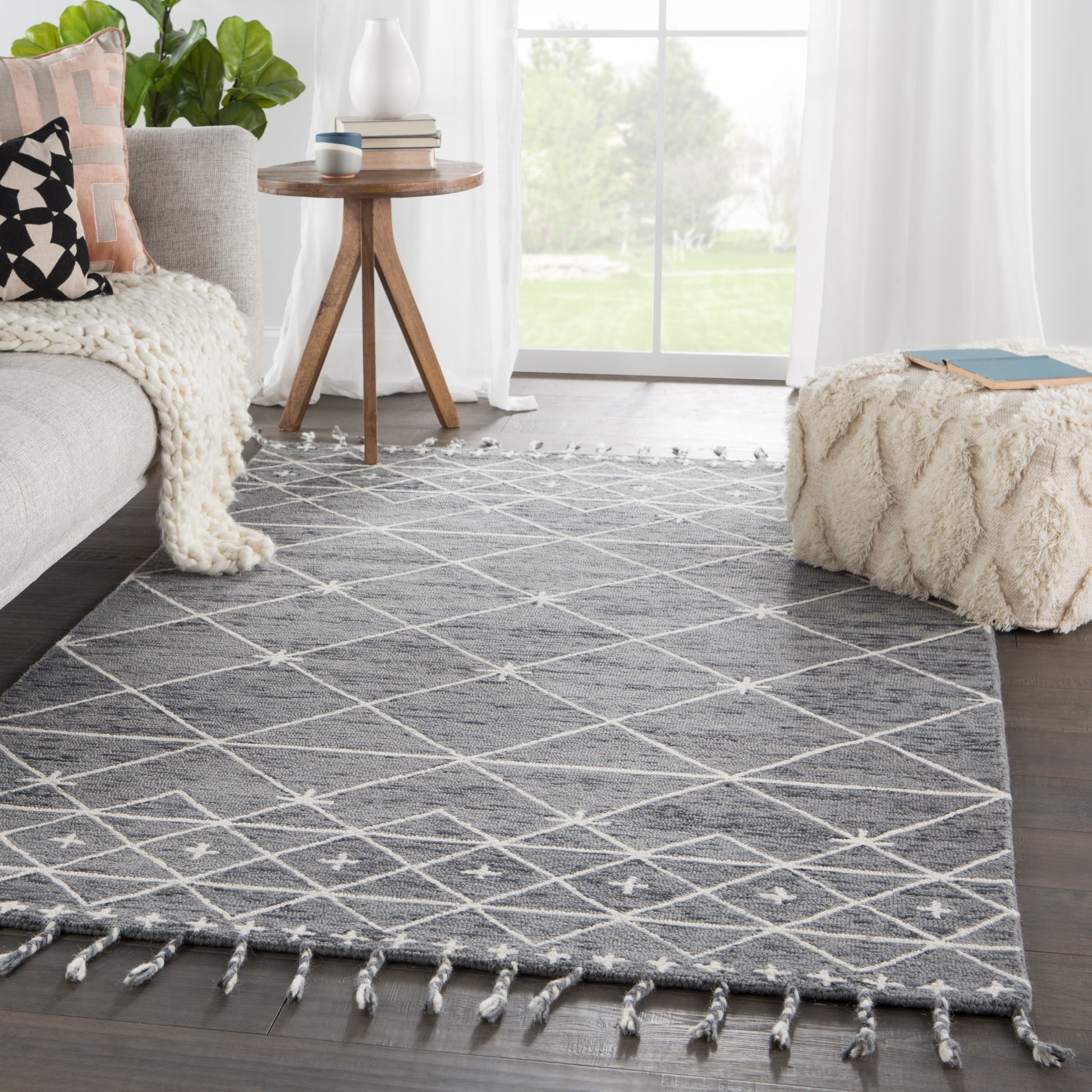 Jaipur Vera By Nikki Chu Rhea Vnk03 Gray/Ivory Area Rug