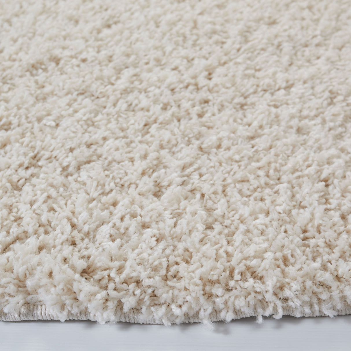 Safavieh Venus Shag Vns520A Ivory Rug.