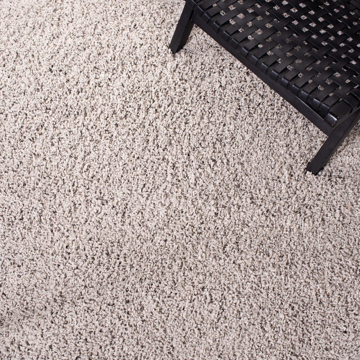 Safavieh Venus Shag Vns520E Taupe Rug.