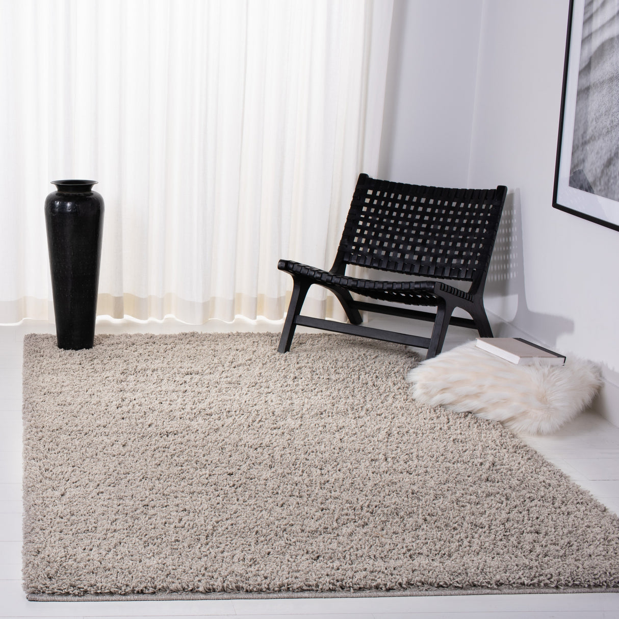 Safavieh Venus Shag Vns520E Taupe Rug.