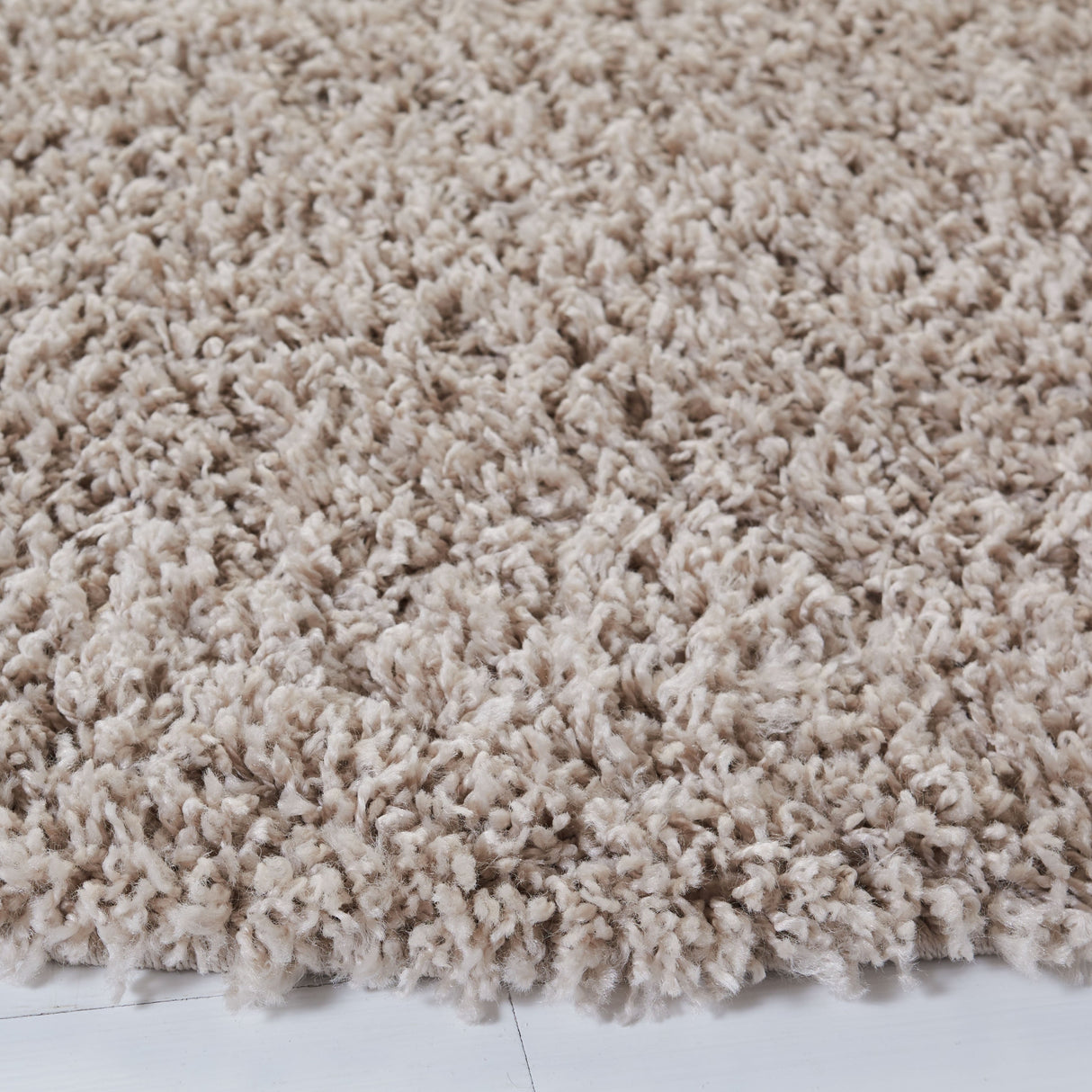Safavieh Venus Shag Vns520E Taupe Rug.