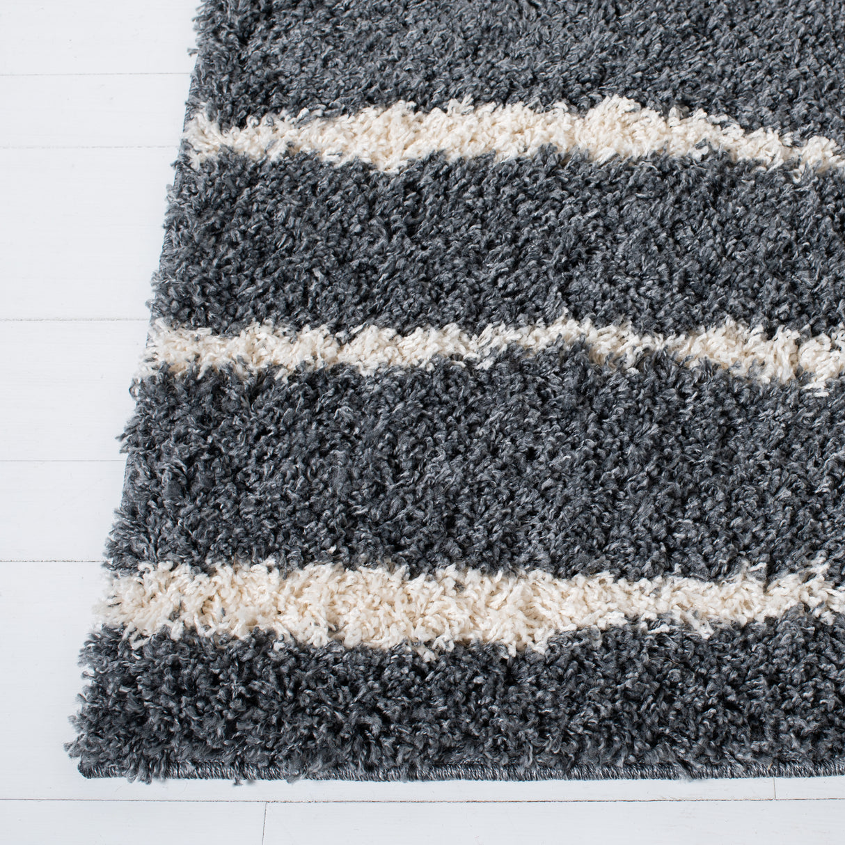 Safavieh Venus Shag Vns603G Dark Grey/Ivory Rug.