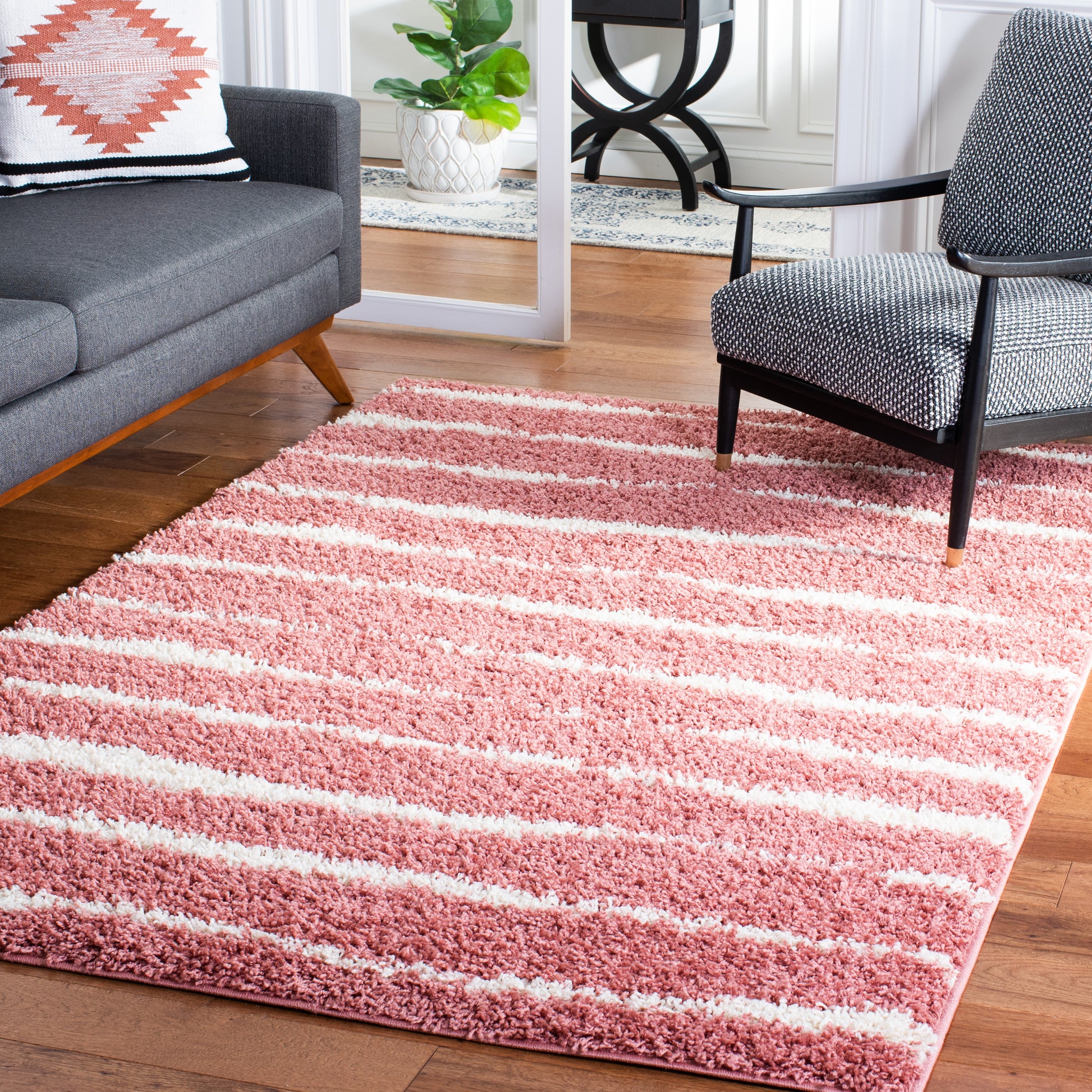 Safavieh Venus Shag Vns603U Pink/Ivory Area Rug