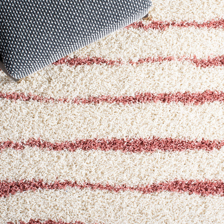 Safavieh Venus Shag Vns603V Ivory/Pink Rug.