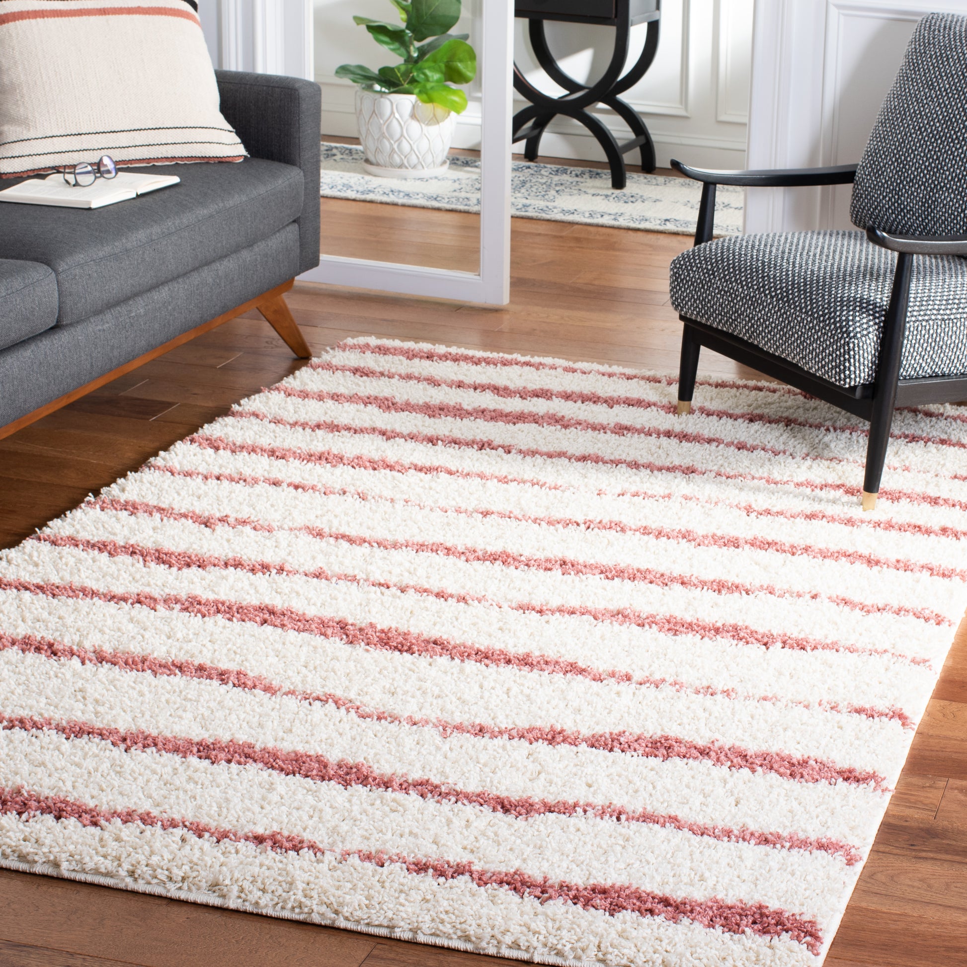 Safavieh Venus Shag Vns603V Ivory/Pink Area Rug