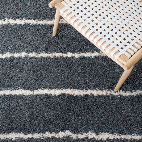 Safavieh Venus Shag Vns604G Dark Grey/Ivory Rug.