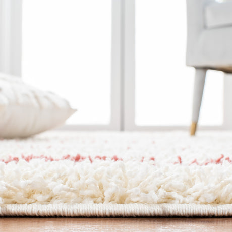 Safavieh Venus Shag Vns604V Ivory/Pink Rug.