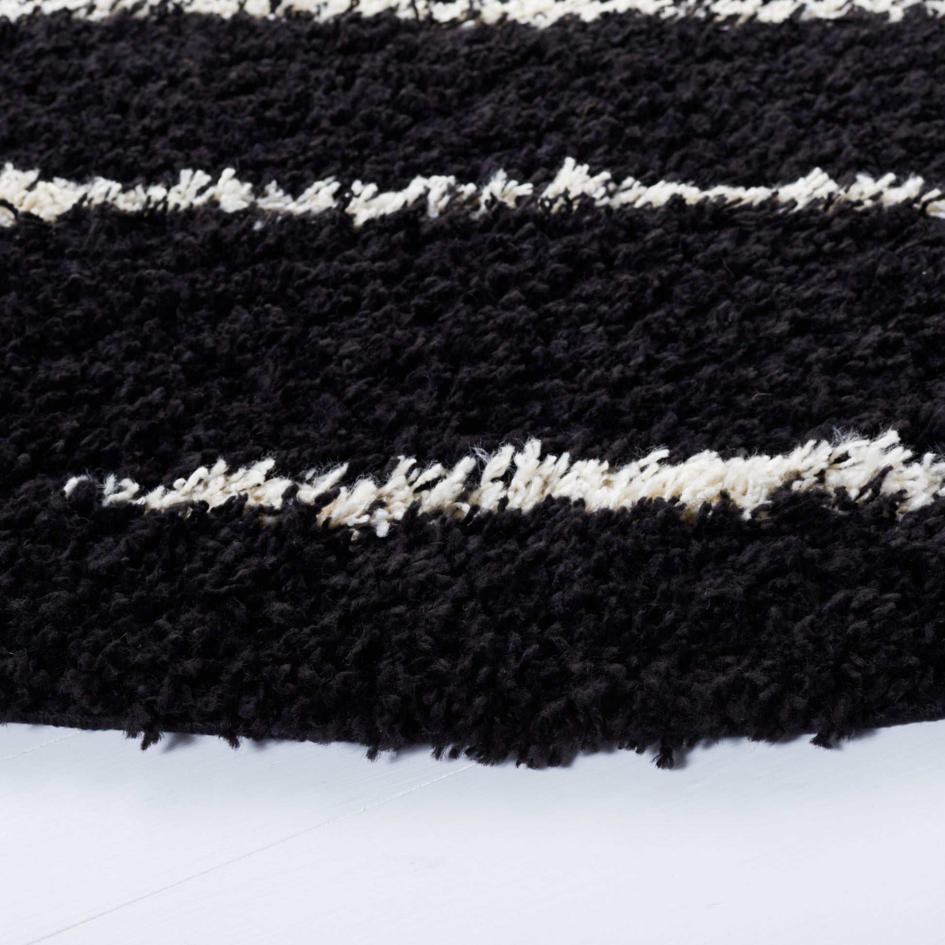 Safavieh Venus Shag Vns604Z Black/Ivory Area Rug