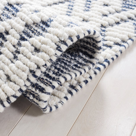Safavieh Vermont Vrm102N Ivory/Navy Rug.