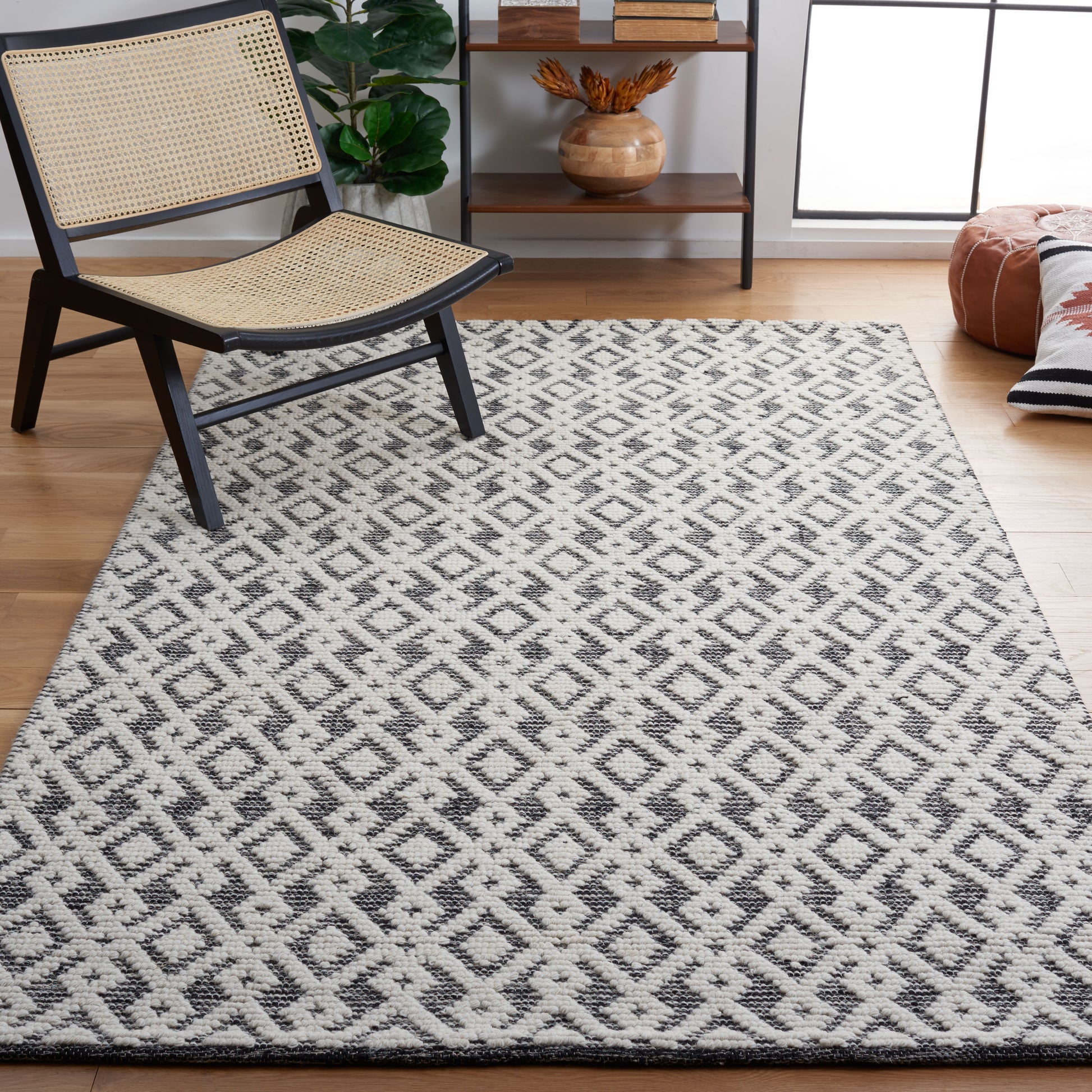 Safavieh Vermont Vrm102Z Ivory/Black Area Rug