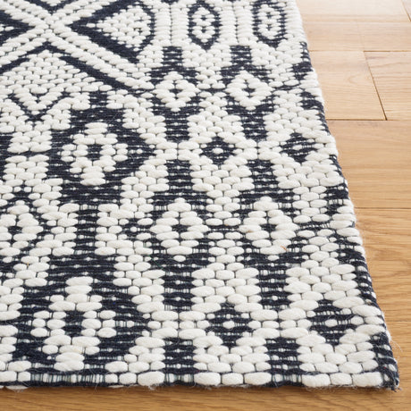 Safavieh Vermont Vrm151Z Ivory/Black Rug.