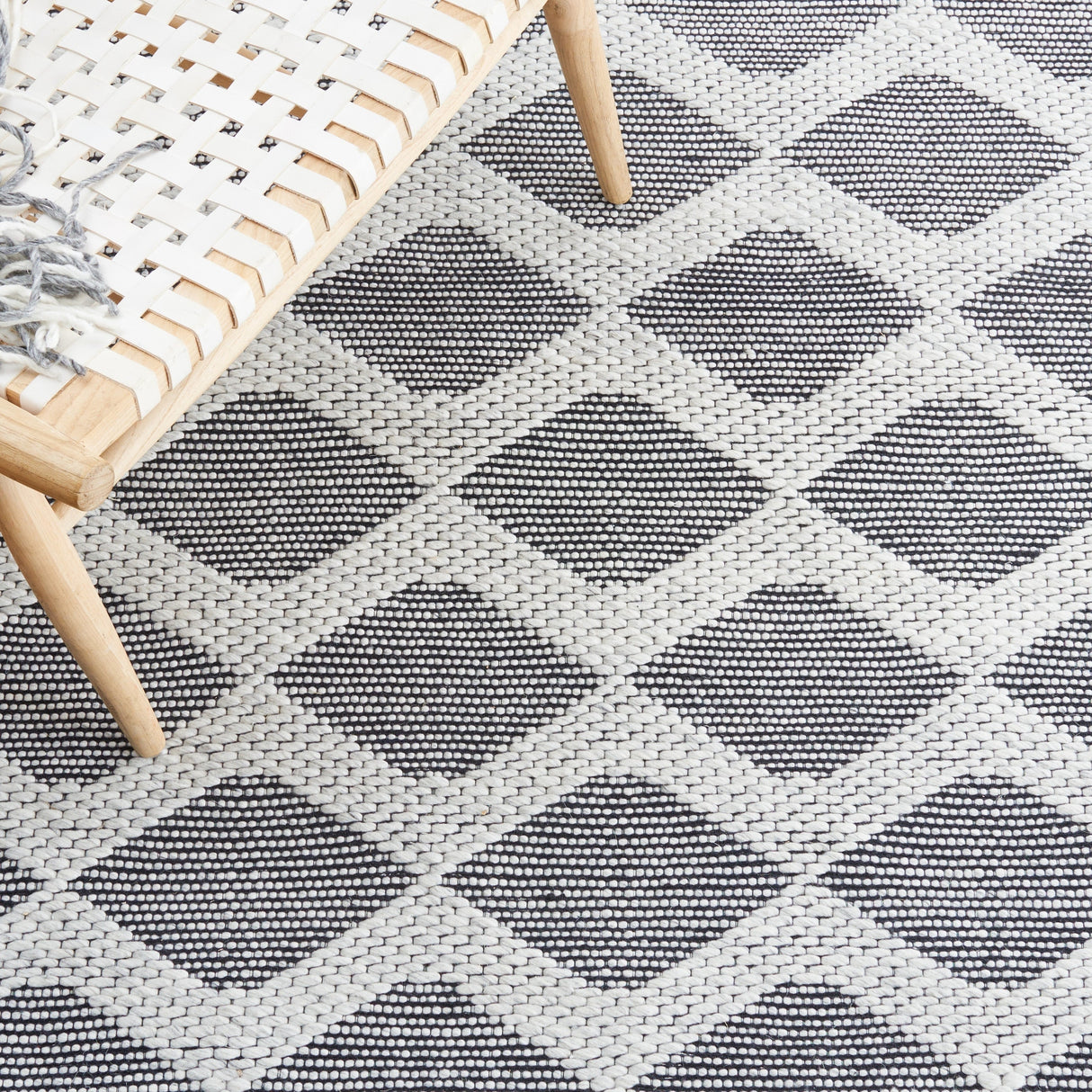 Safavieh Vermont Vrm152F Grey/Ivory Rug.