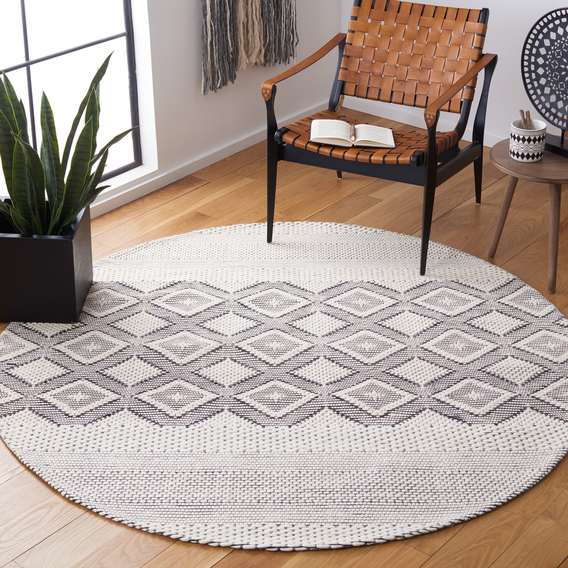 Safavieh Vermont Vrm153Z Ivory/Black Area Rug