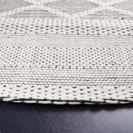 Safavieh Vermont Vrm154Z Ivory/Black Rug.
