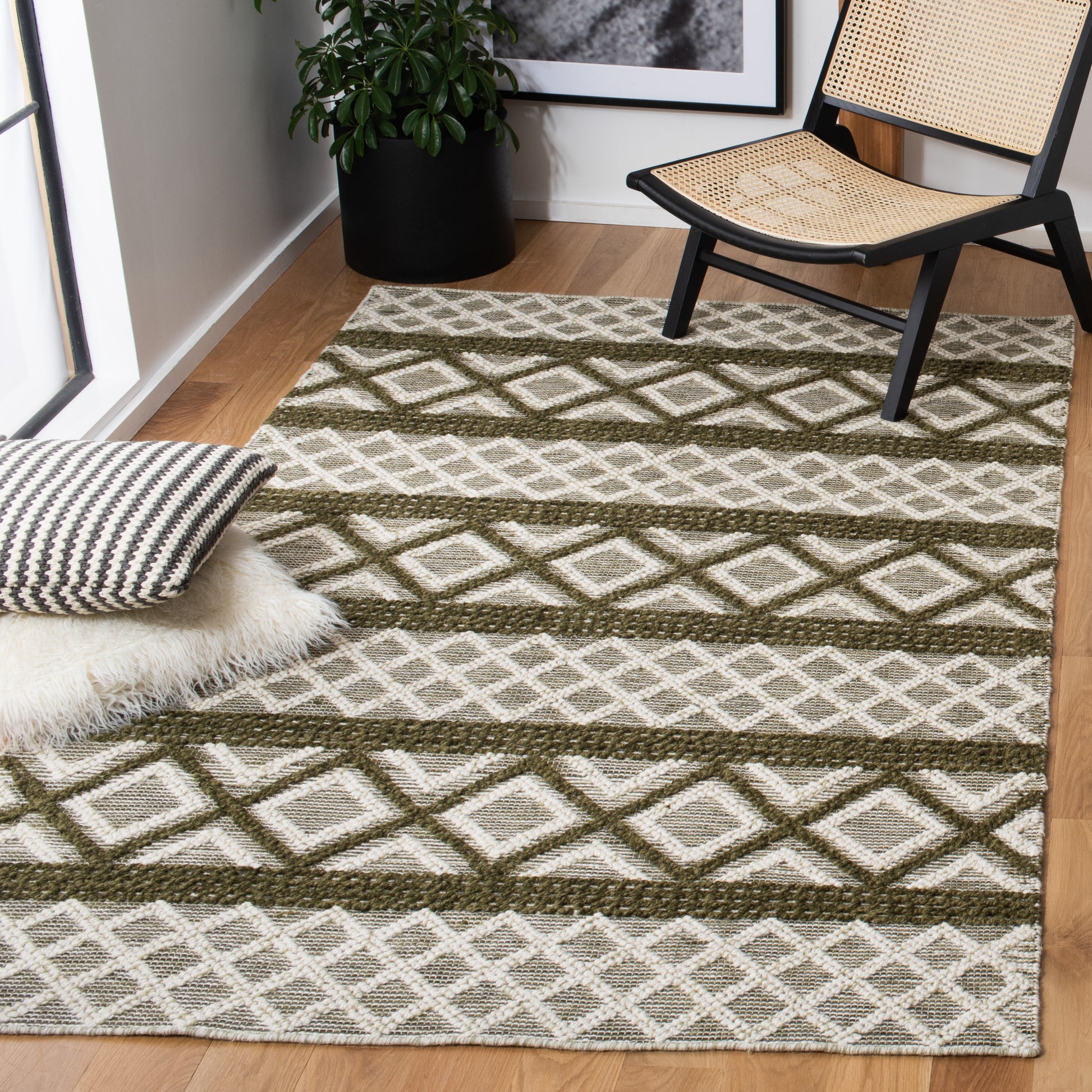 Safavieh Vermont Vrm211Y Ivory/Dark Green Area Rug