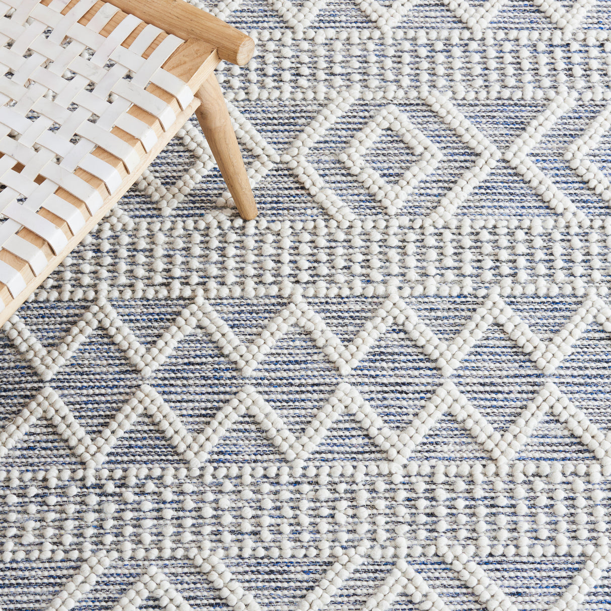 Safavieh Vermont Vrm251M Ivory/Blue Rug.