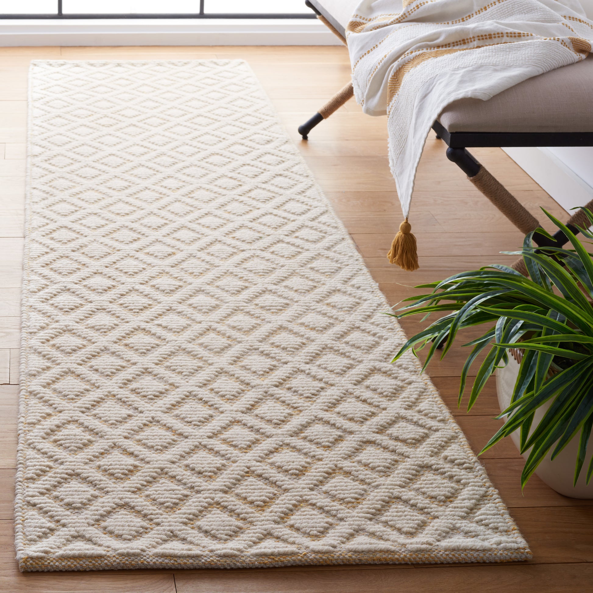 Safavieh Vermont Vrm304D Ivory/Gold Area Rug