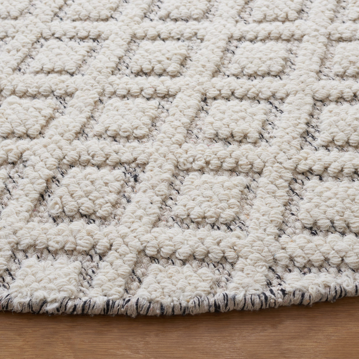 Safavieh Vermont Vrm304F Ivory/Grey Rug.