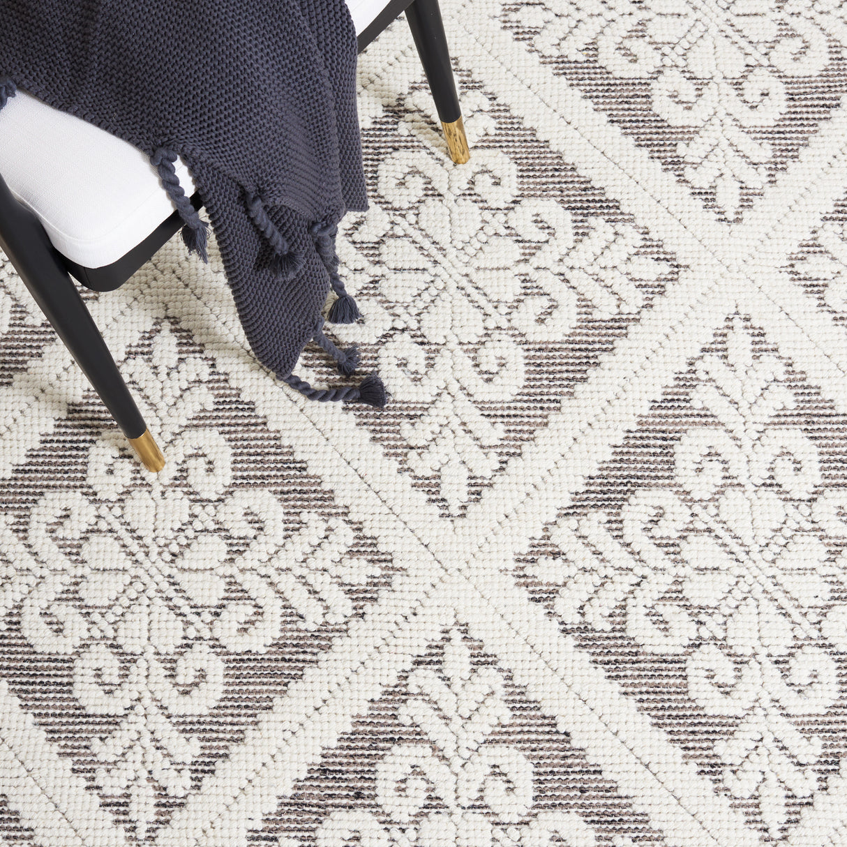 Safavieh Vermont Vrm306T Ivory/Brown Rug.