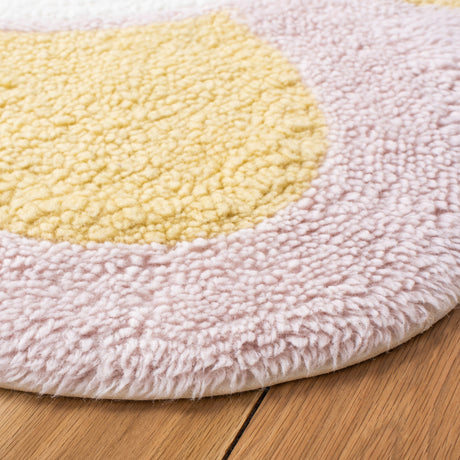 Safavieh Machine Washable Vermont Vrm475D Gold/Light Pink Rug.