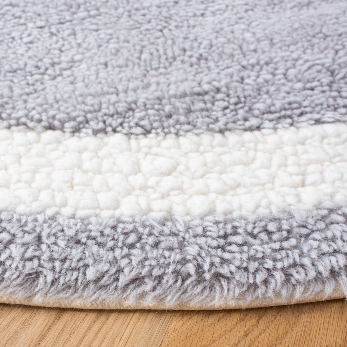 Safavieh Machine Washable Vermont Vrm477F Grey/Ivory Rug.