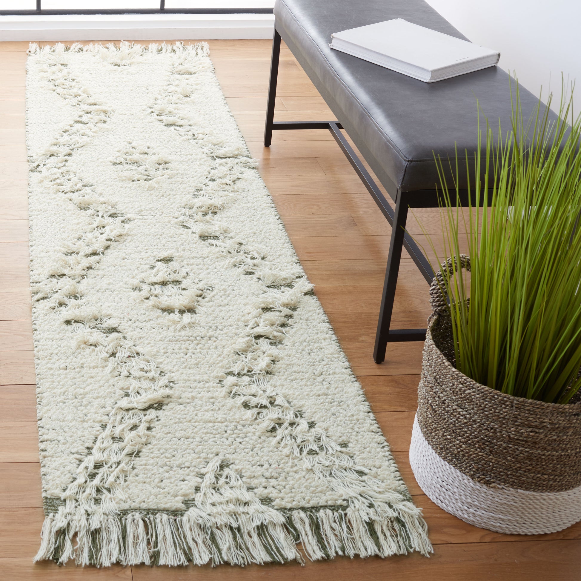 Safavieh Vermont Vrm501A Ivory/Green Area Rug