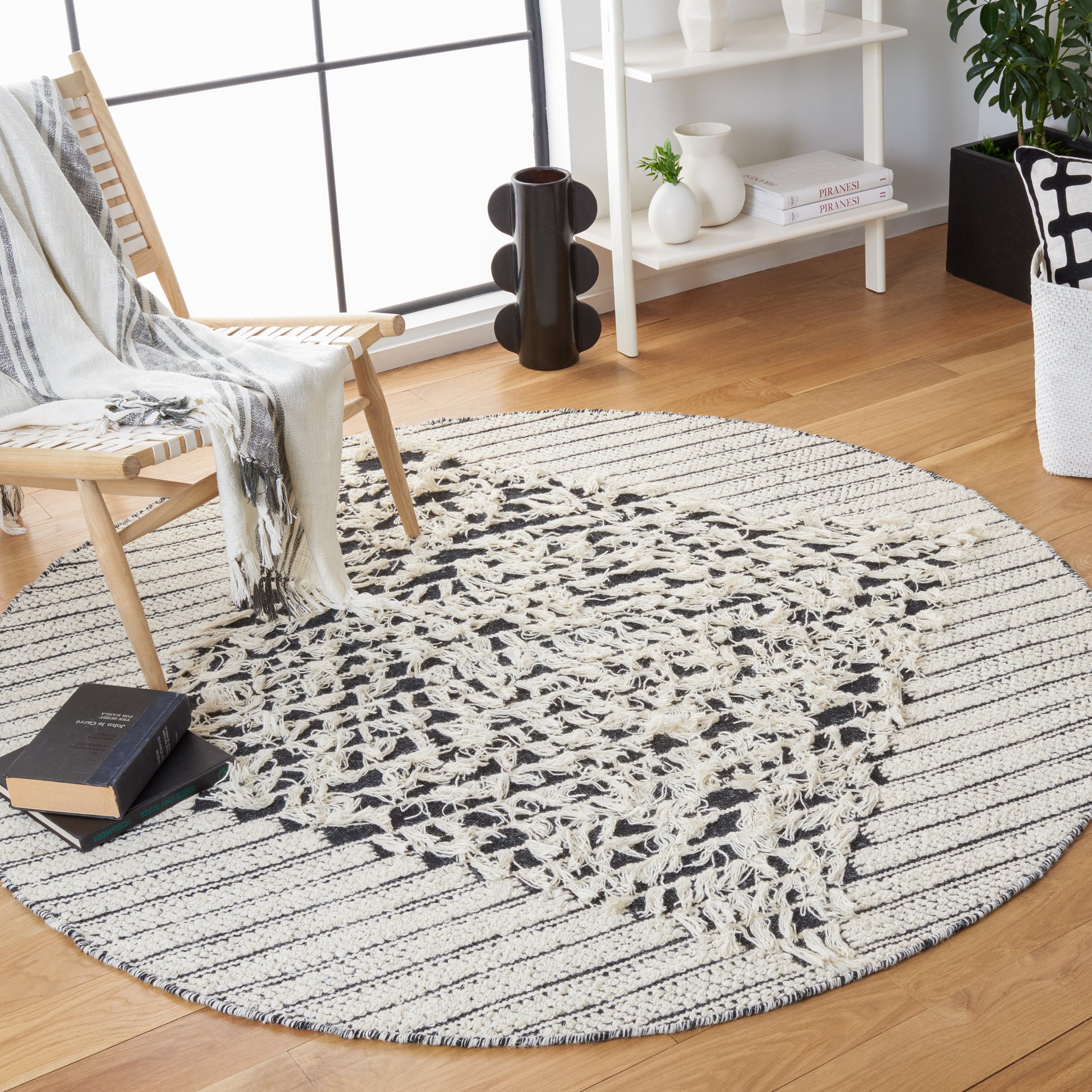 Safavieh Vermont Vrm502A Ivory/Black Area Rug