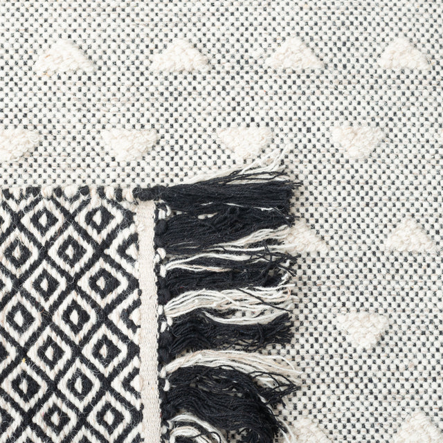 Safavieh Vermont Vrm503A Ivory/Black Rugs.