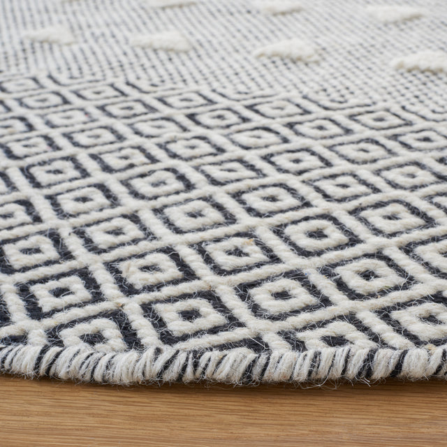 Safavieh Vermont Vrm503A Ivory/Black Rugs.