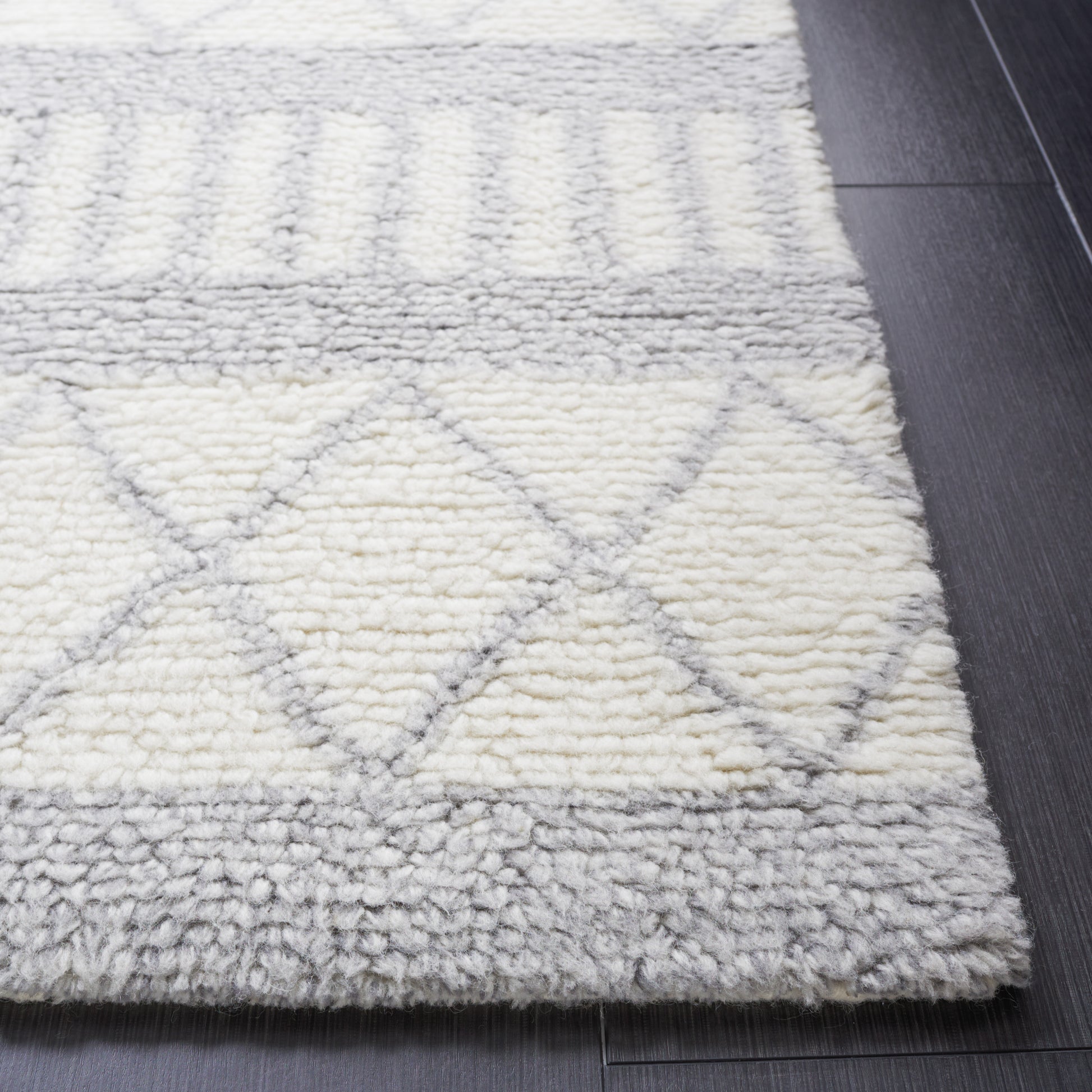 Safavieh Vermont Vrm551A Ivory/Grey Area Rug