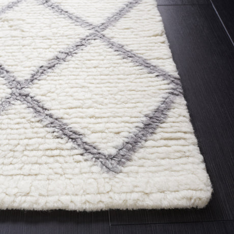 Safavieh Vermont Vrm552A Ivory/Grey Rug.