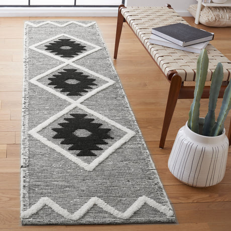 Safavieh Vermont Vrm602H Black/Ivory Rugs.