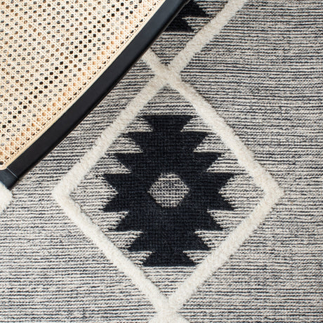 Safavieh Vermont Vrm602H Black/Ivory Rugs.