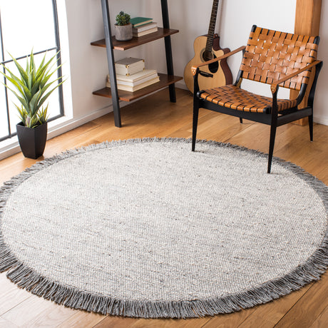 Safavieh Vermont Vrm701A Ivory/Grey Rugs.