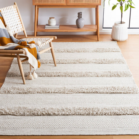 Safavieh Vermont Vrm903F Beige/Grey Rug.