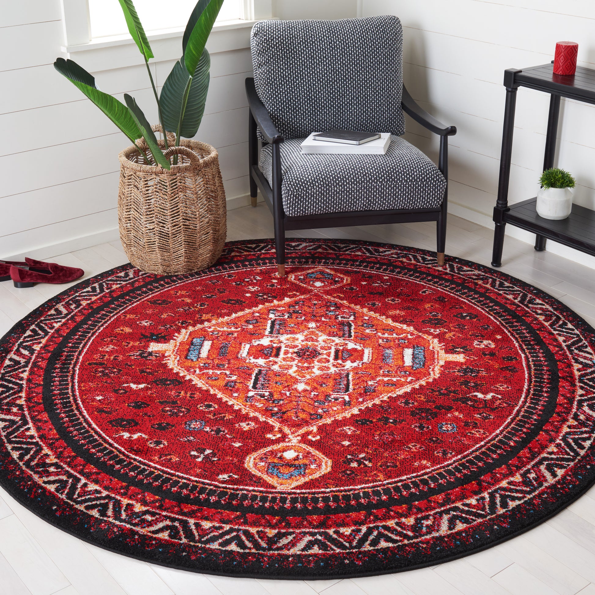 Safavieh Vintage Hamadan Vth201Q Red/Black Area Rug