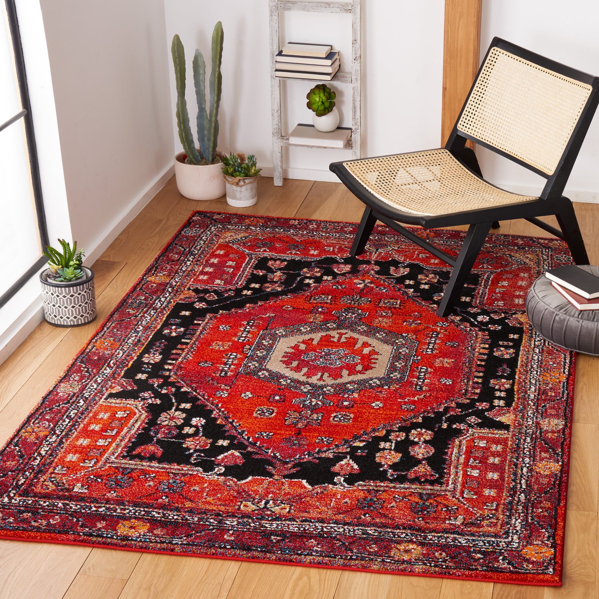 Safavieh Vintage Hamadan Vth204Q Red/Black Area Rug