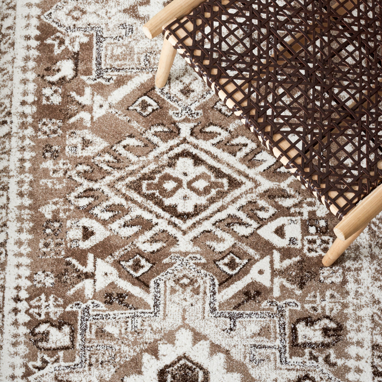 Safavieh Vintage Hamadan Vth211T Brown/Ivory Rugs.