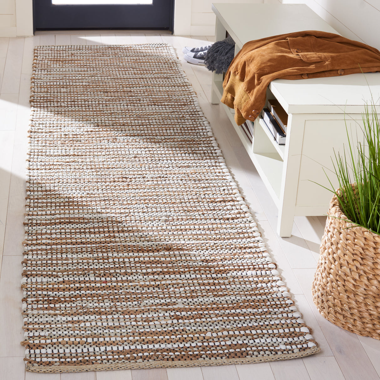 Safavieh Vintage Leather Vtl205B Beige/Ivory Rug.