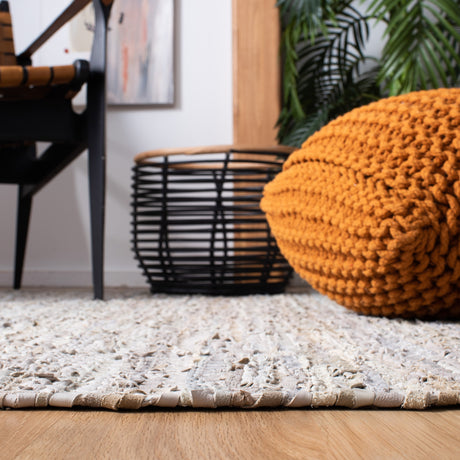 Safavieh Vintage Leather Vtl501B Beige Rugs.