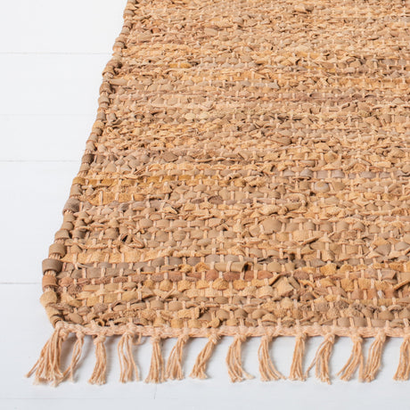 Safavieh Vintage Leather Vtl501D Light Gold Rugs.
